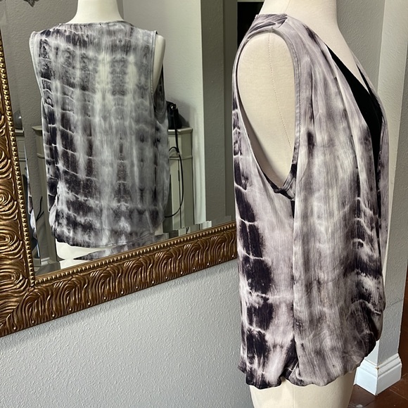 W5 Black Gray Tie Dye Sleeveless Top - Picture 3 of 7